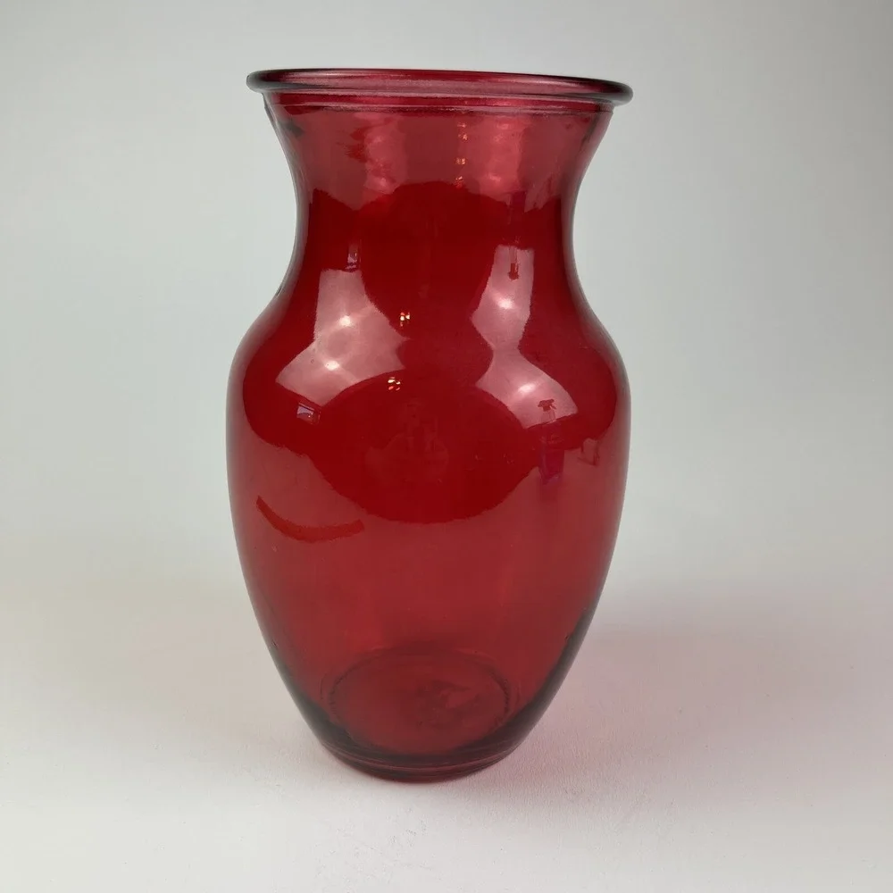 Red Glass Vase 8